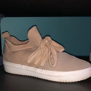 steve madden lancer lace-up sneaker